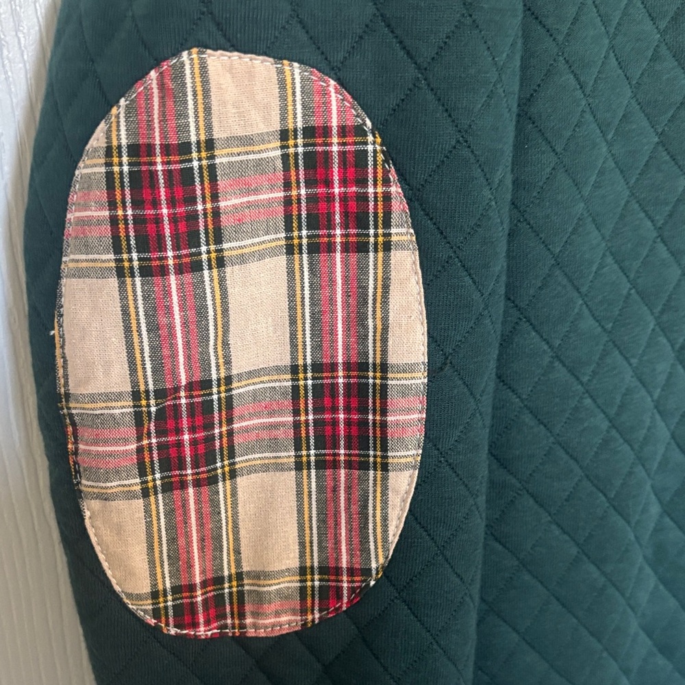 Quilted Green Pullover with Plaid Trim size Medium - Picture 4 of 7